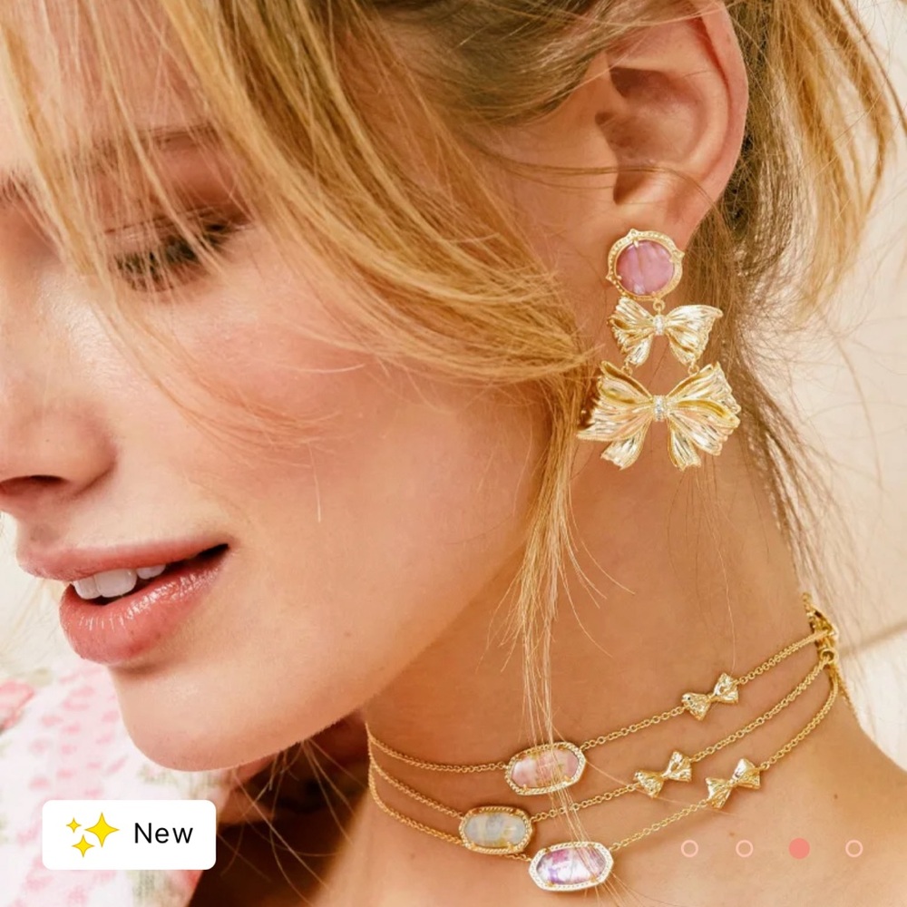 KENDRA SCOTT X LOVESHACKFANCY GOLD STATEMENT EARRINGS IN LIGHT PINK IRIDESCENT